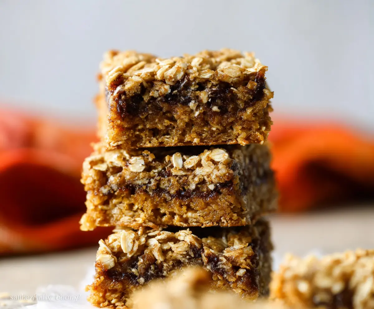 Healthy Pumpkin Oatmeal Bars swetened with honey, perfect for breakfast or snack.